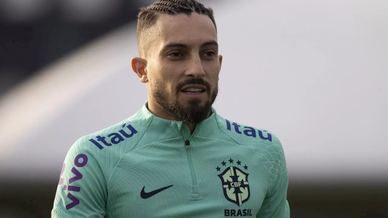 Botafogo acerta contratação de Alex Telles