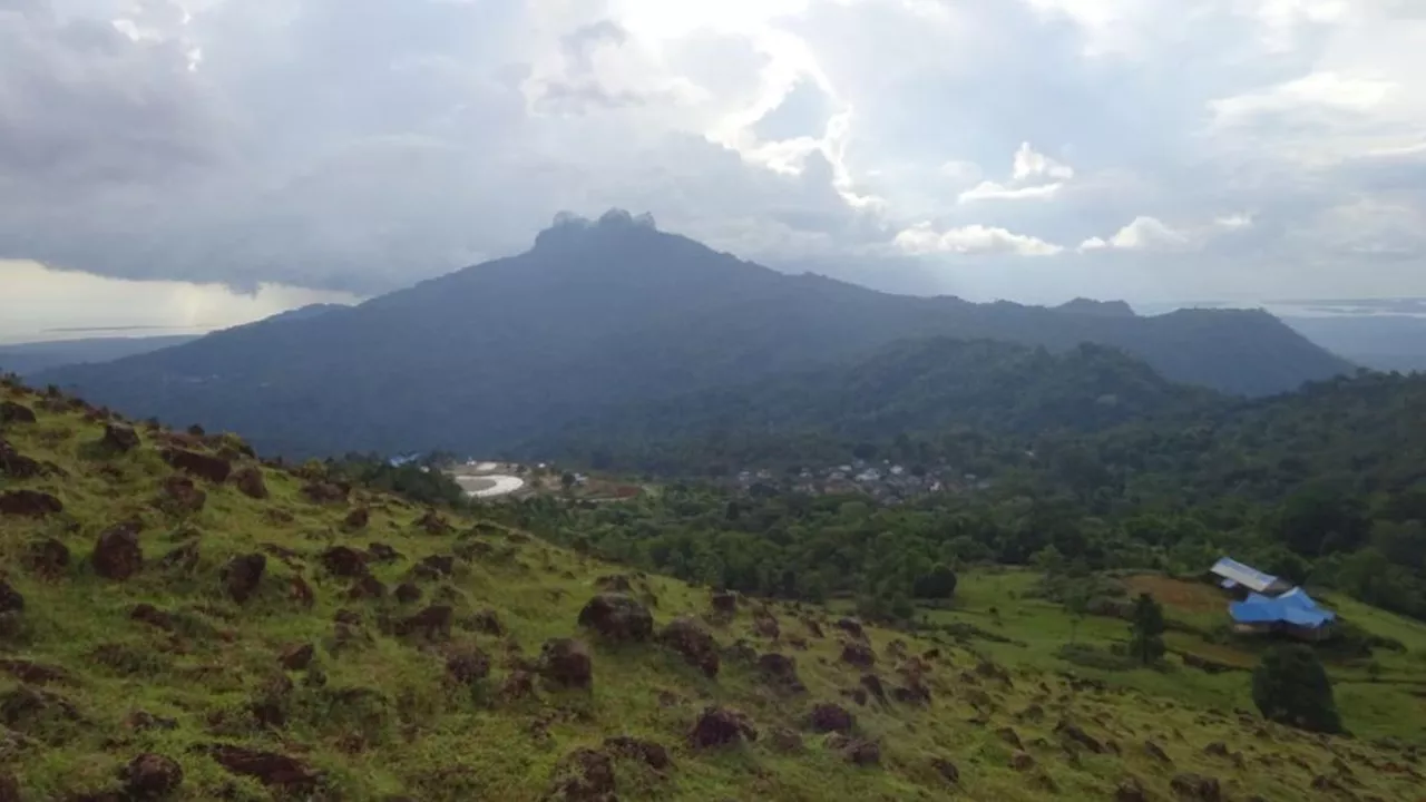 6 Fakta Menarik Gunung Sabampolulu, Titik Tertinggi Pulau Kabaena di Sulawesi Tenggara