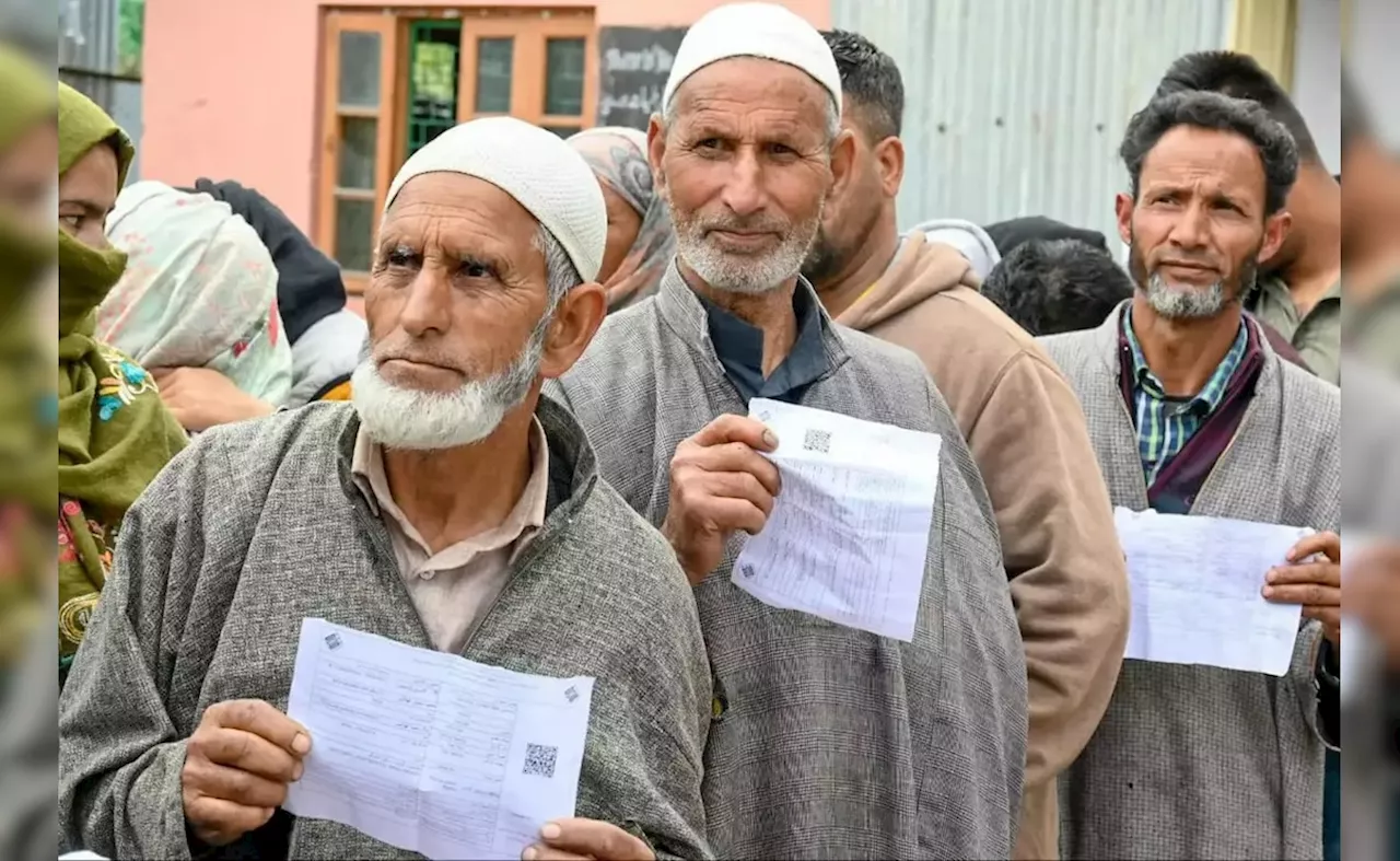 जम्मू-कश्मीर में विधानसभा चुनाव लड़ सकता है प्रतिबंधित संगठन जमात-ए-इस्लामी