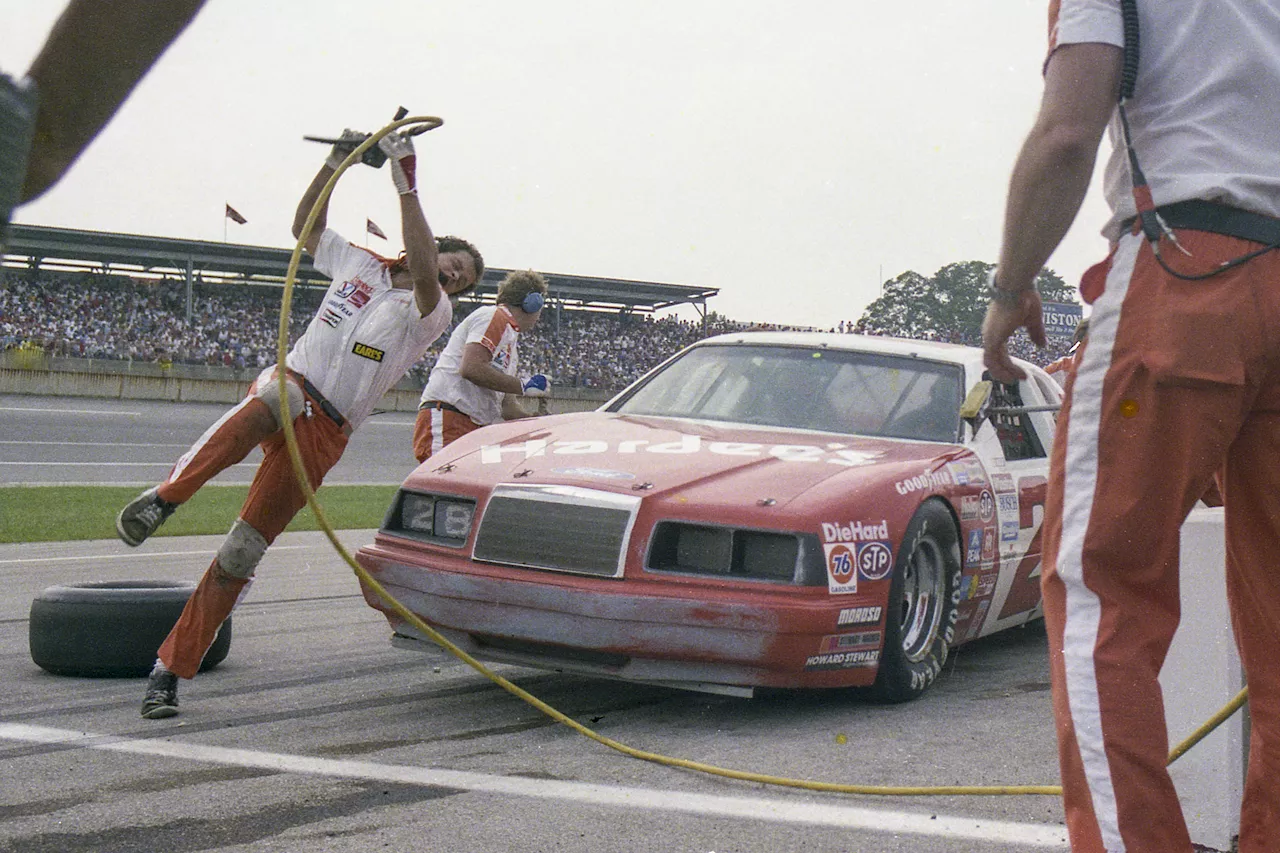 WATCH: Dale Jarrett Drives Cale Yarborough's Oldsmobile In Emotional NASCAR Tribute