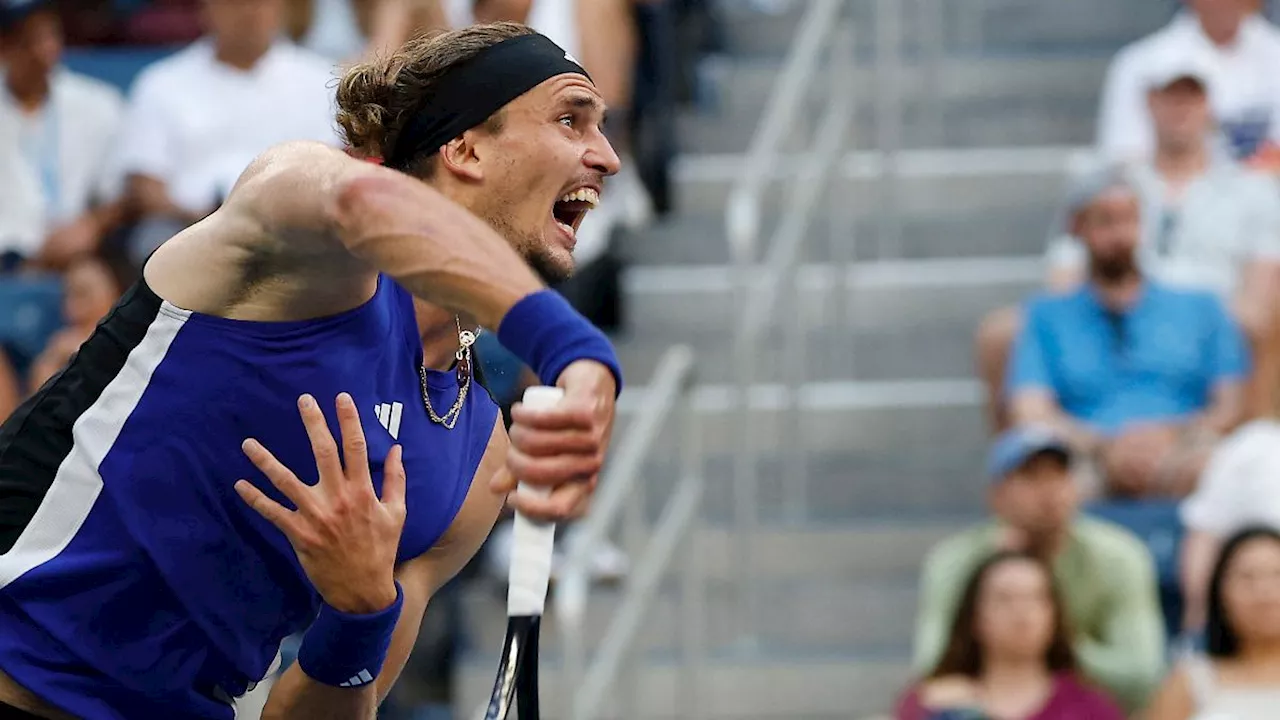 Schreckmoment beim Umknicken: Zverev stürmt mit 'schrecklichem' Team ins Viertelfinale