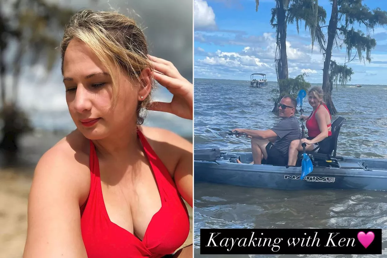 Pregnant Gypsy-Rose Blanchard Shares Swimsuit Selfies from Kayaking Outing with Boyfriend Ken Urker