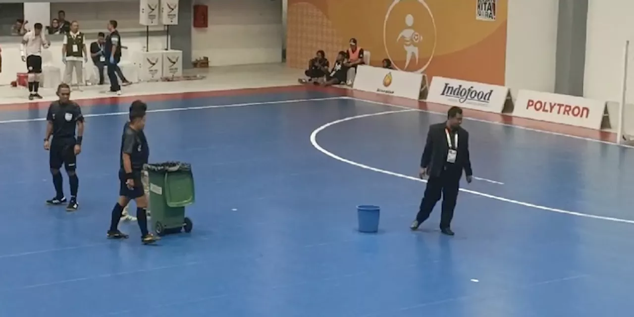 Pertandingan Futsal PON XXI Jakarta vs Sumut Dihentikan Gegara Atap Bocor