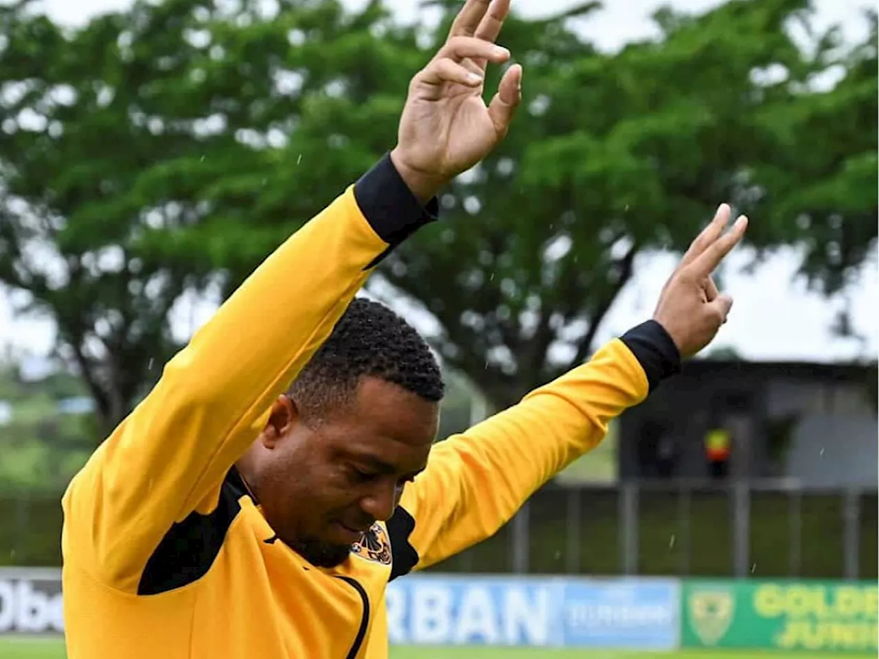 WATCH: Itumeleng Khune refuses to perform Orlando Pirates’ iconic gesture