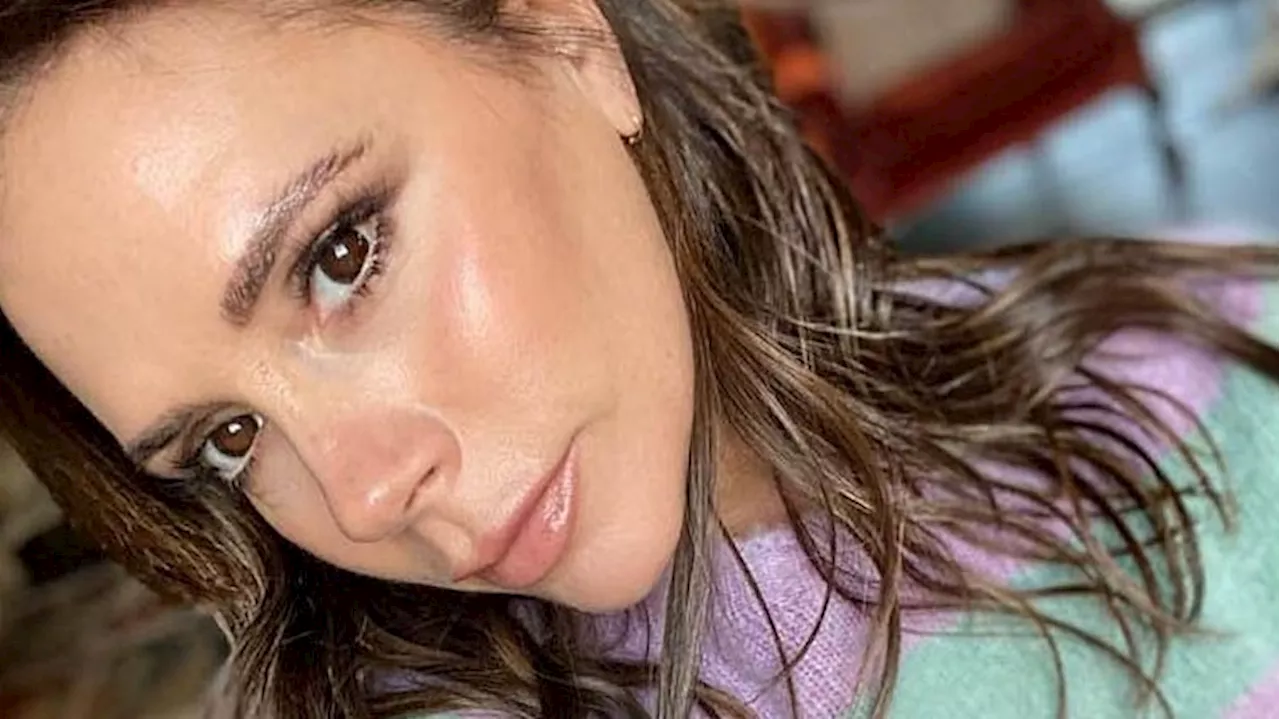 Victoria Beckham révolutionne ce produit de maquillage qu'on utilise toutes