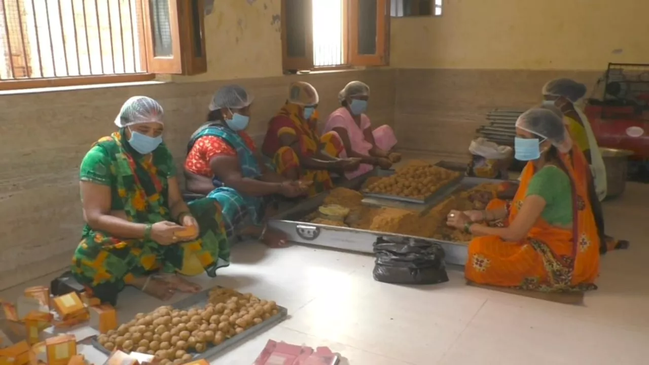 'गुणवत्ता, शुद्धता और पवित्रता का...', बोले- काशी विश्वनाथ मंदिर के लिए लड्डू बनने वाले वेंडर