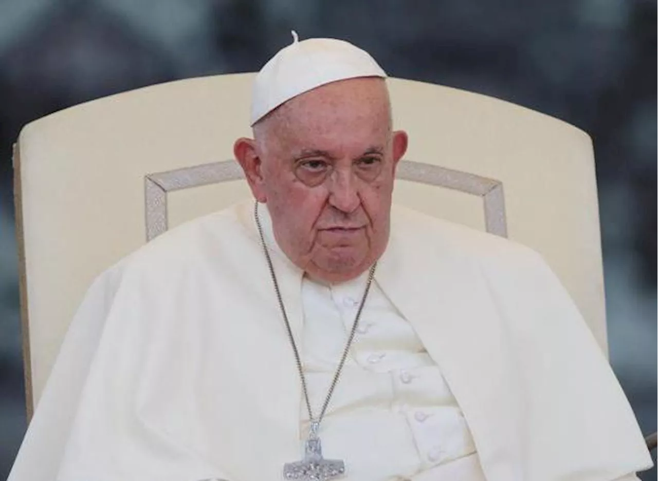 Papa Francesco 'bastona' i ricchi: 'Dovrebbero pagare più tasse'