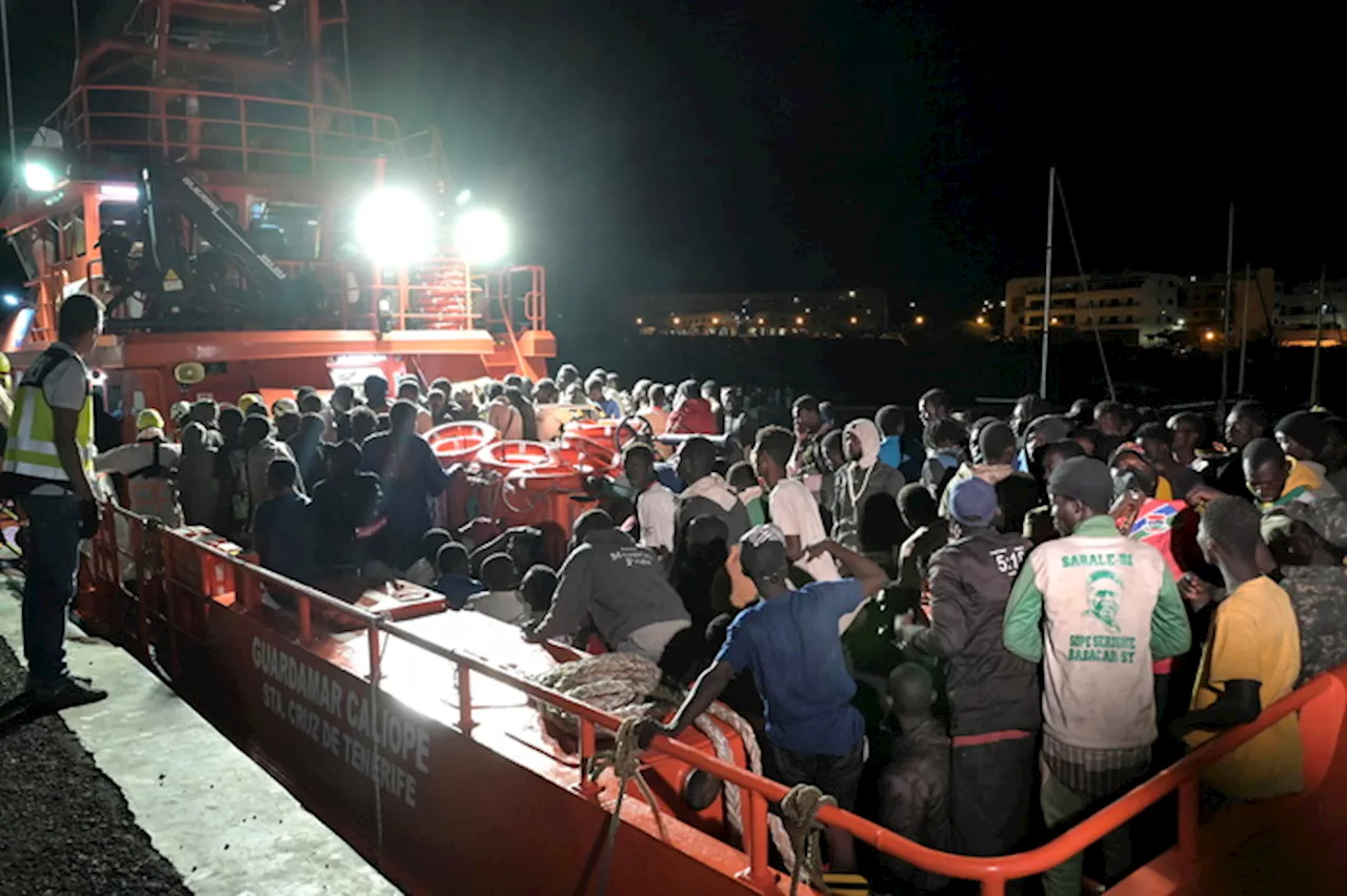 Oltre 300 migranti salvati al largo dell'isola di El Hierro