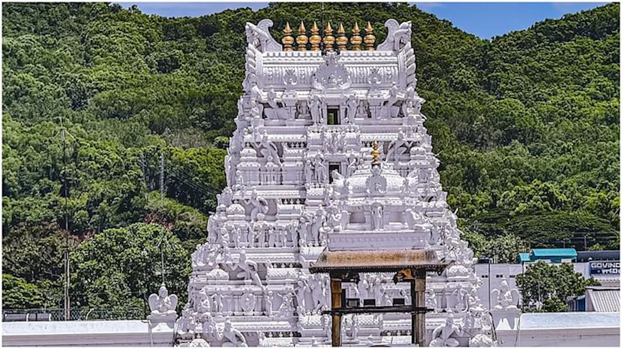 Tirupati Prasad Row: हाईकोर्ट पहुंचा तिरुपति के लड्डुओं में पशु चर्बी का मामला; प्रह्लाद जोशी ने की जांच मांग