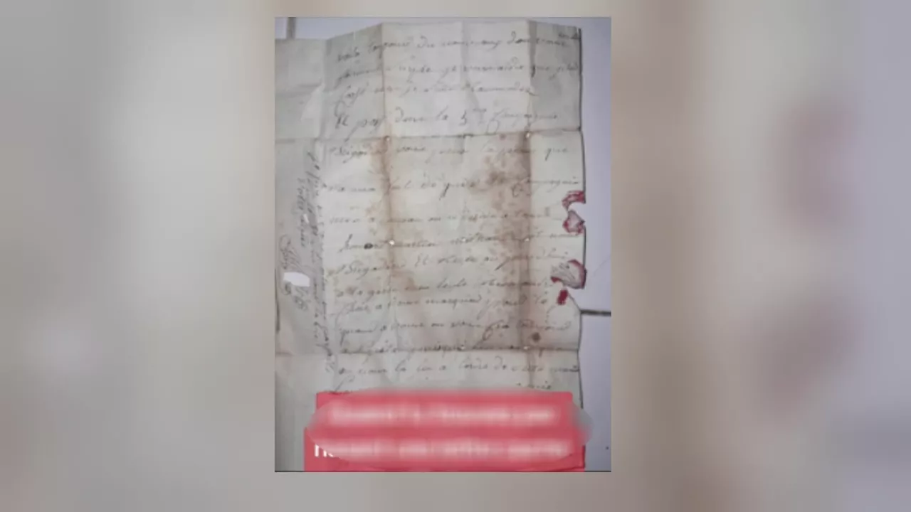 'Le premier truc que je vois, c'est la date': une lettre de 1801 retrouvée intacte dans un grenier du...