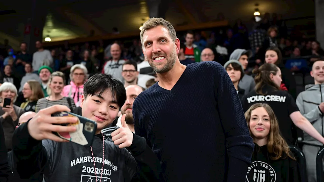 Tennis: Dirk Nowitzki schaut beim Laver Cup in Berlin vorbei