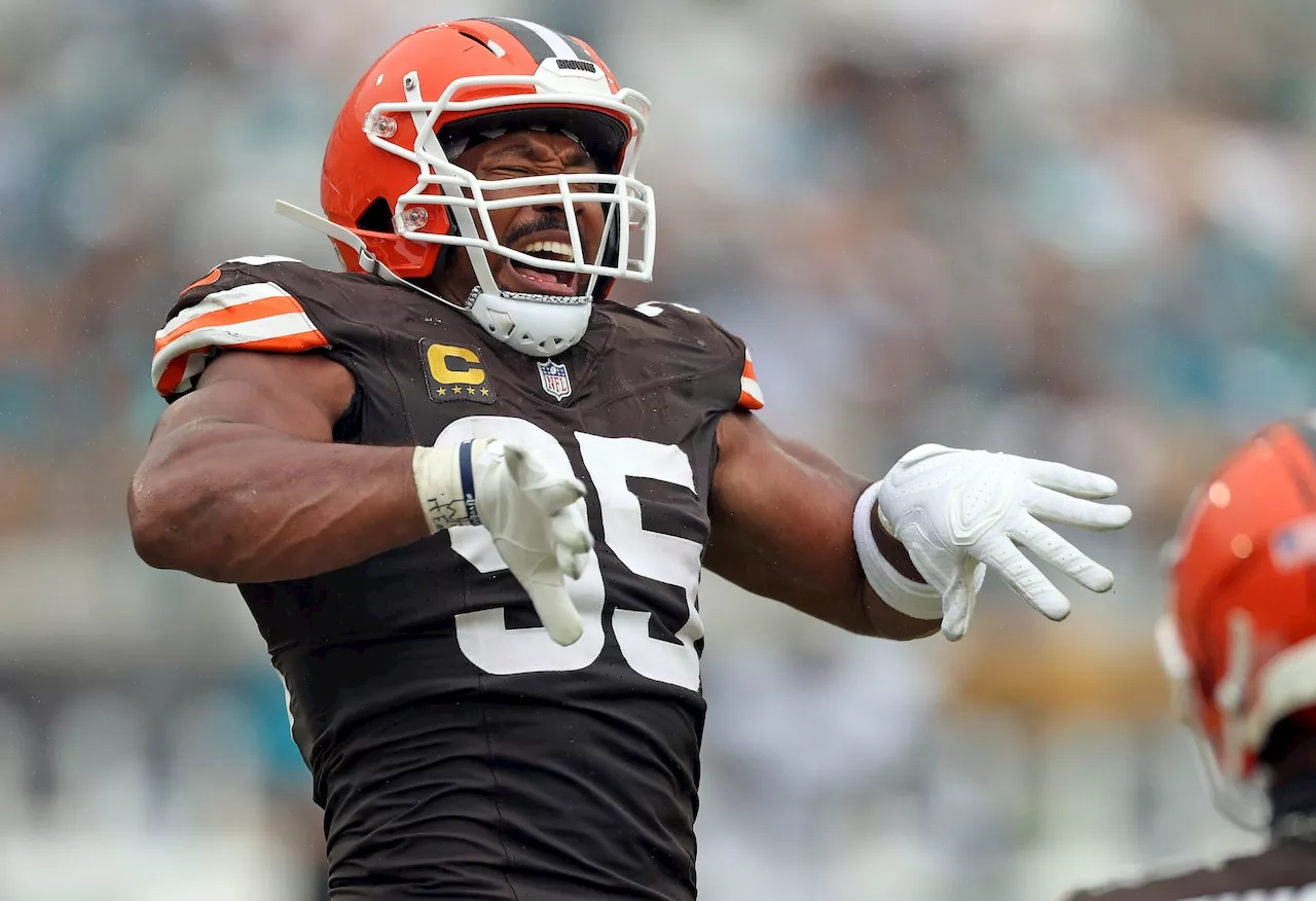 Myles Garrett’s status during Friday’s practice after missing 2 days with his foot injury