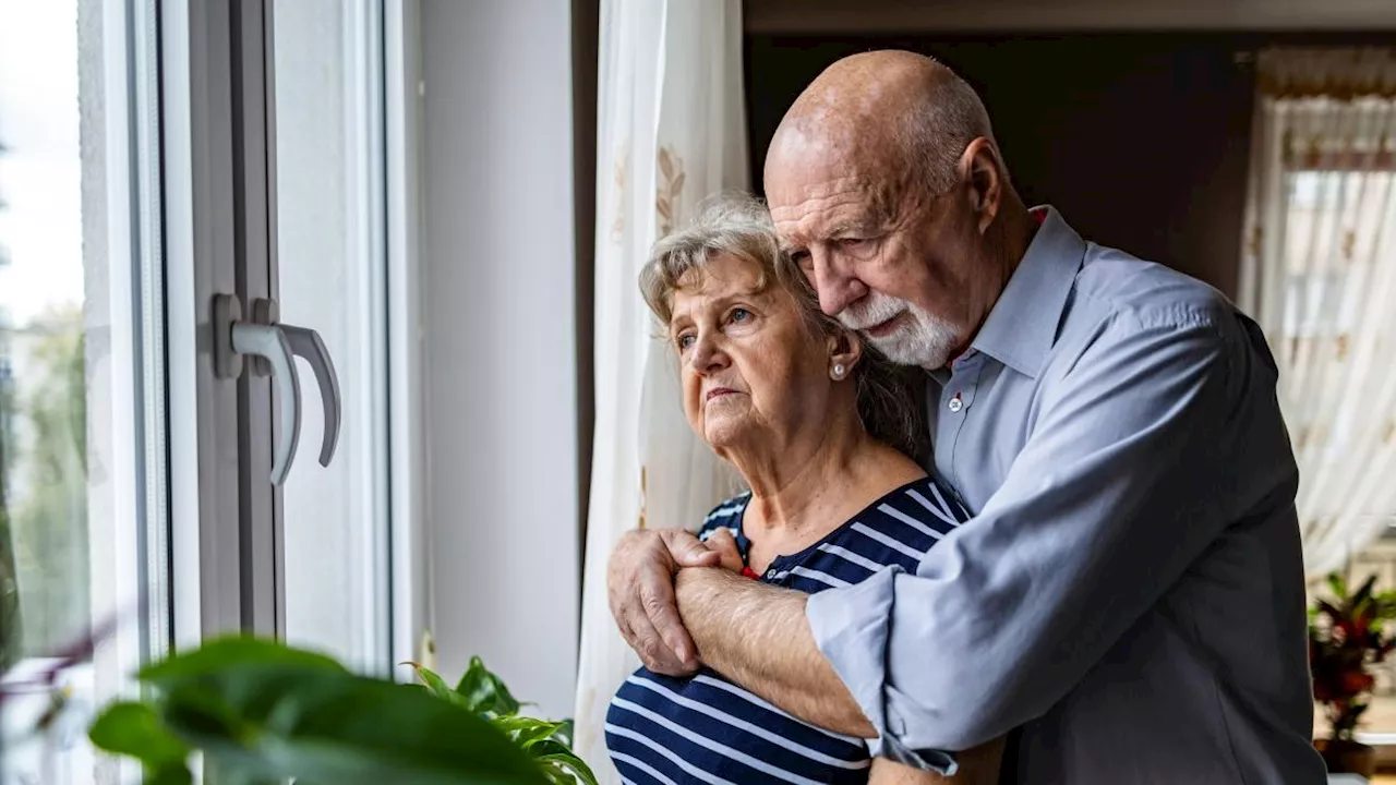 Alzheimer, il Censis fotografa la solitudine di pazienti e caregiver