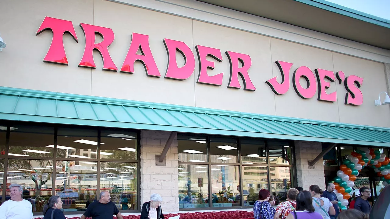 Trader Joe's Mini Tote Bags Are Back And Selling Out Again