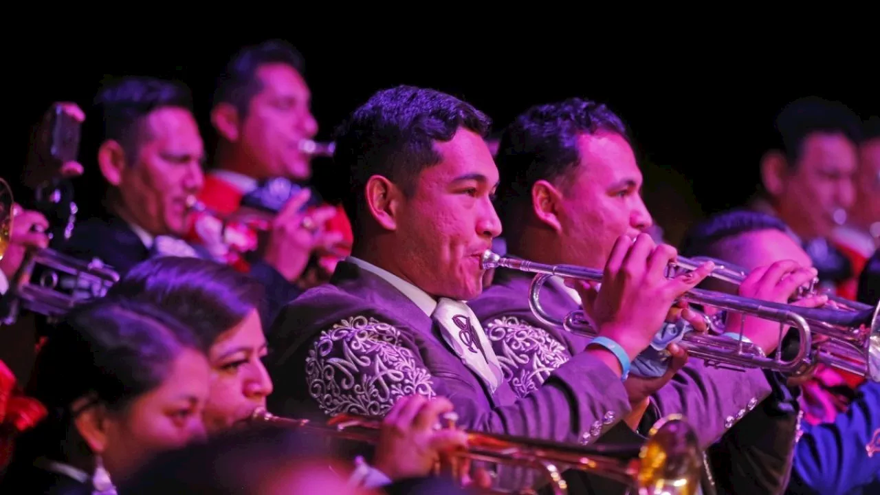 Zócalo, Lindo y Querido: Un Maratón de Mariachis en la CDMX