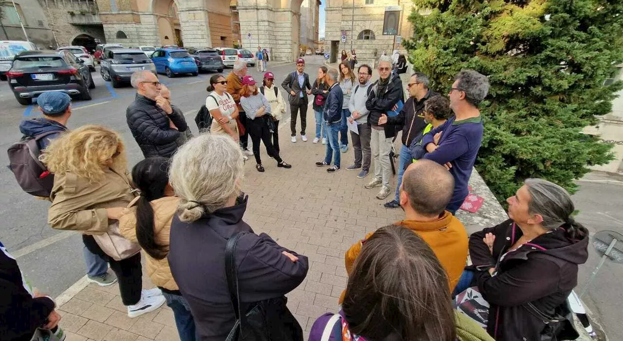 Perugia, contro la piaga della sosta selvaggia le sentinelle che mappano i problemi nelle vie della città
