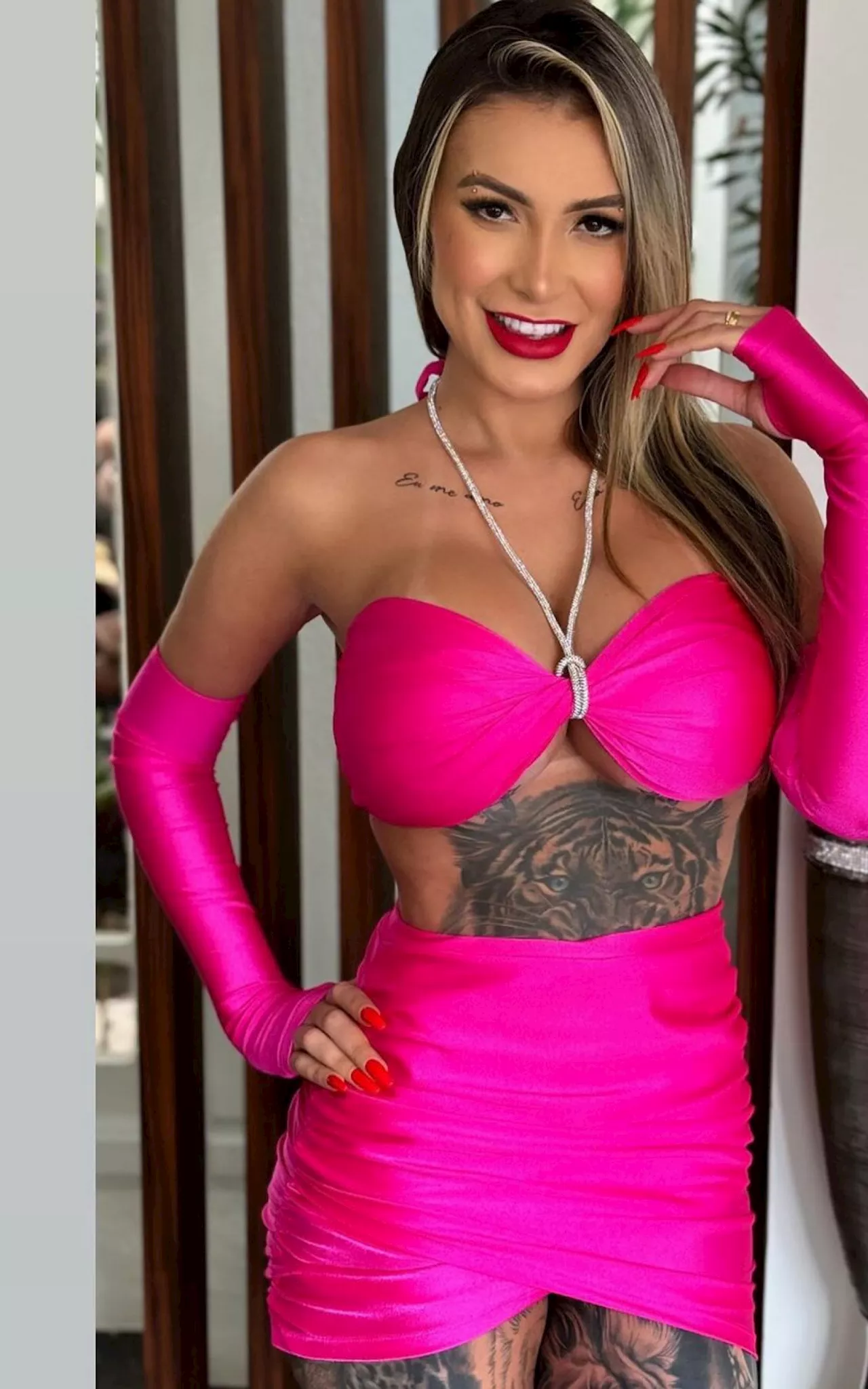 Andressa Urach surpreende ao revelar que faz sexo 13 vezes por dia com o namorado