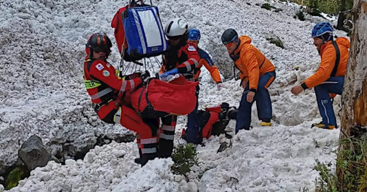 Nach Wintereinbruch: Die Lawinengefahr am Wanderweg bleibt