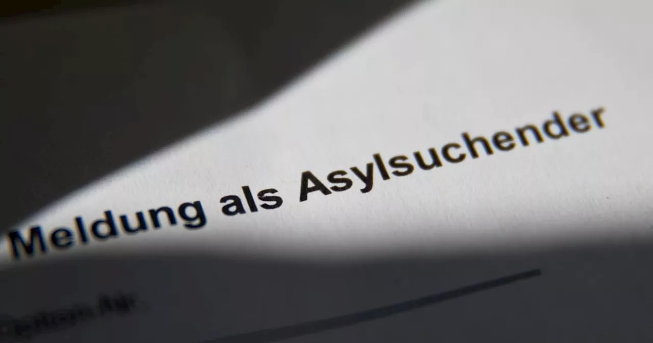 Rekord-Rückgang bei Asylanträgen: Raum-Kapazitäten zurückgenommen