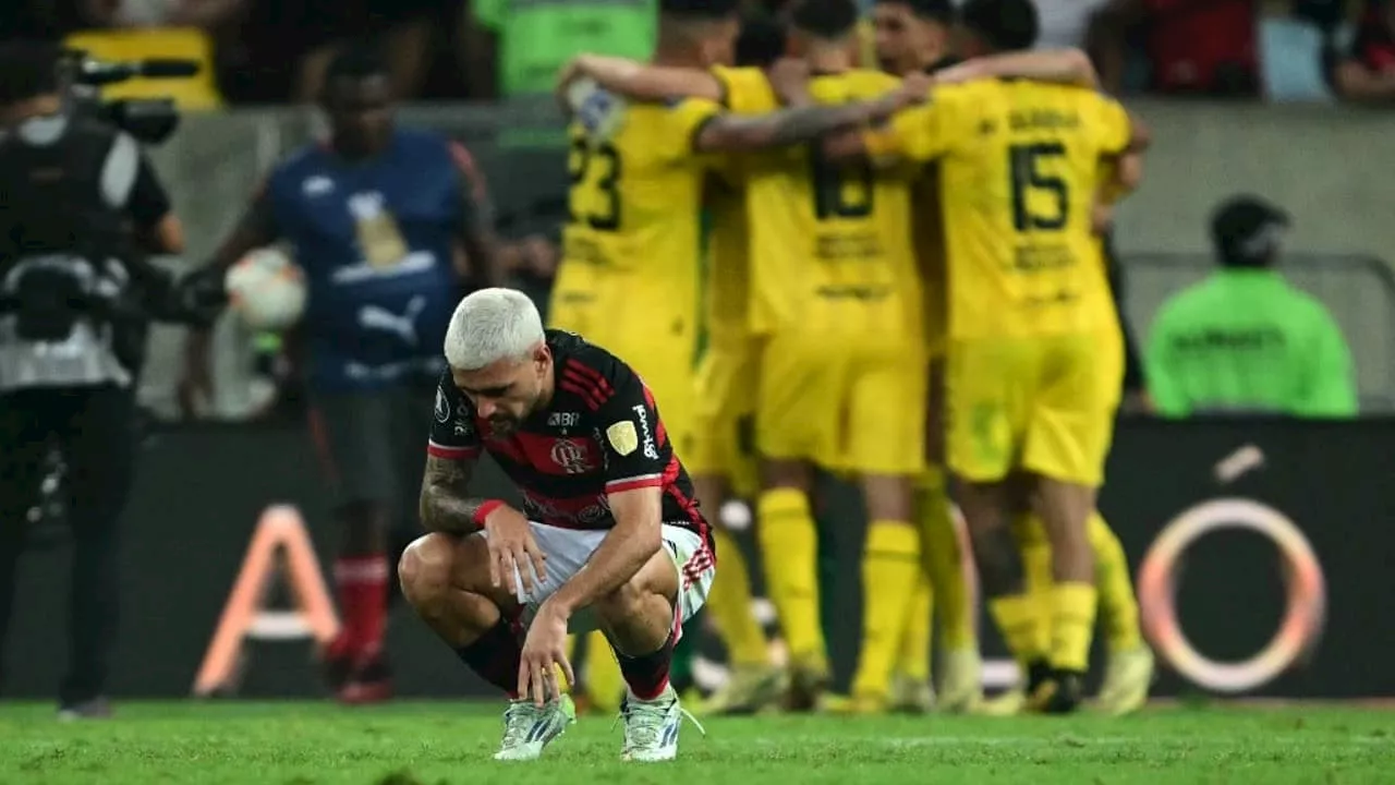 Peñarol dá lição no Flamengo em campo e nas arquibancadas do Maracanã