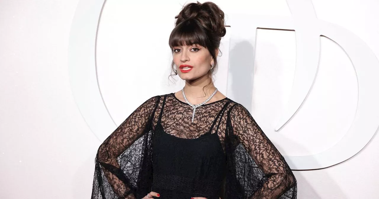 Clara Luciani : T'es tout pour moi, son nouveau single consacré à son enfant est tout tout lisse