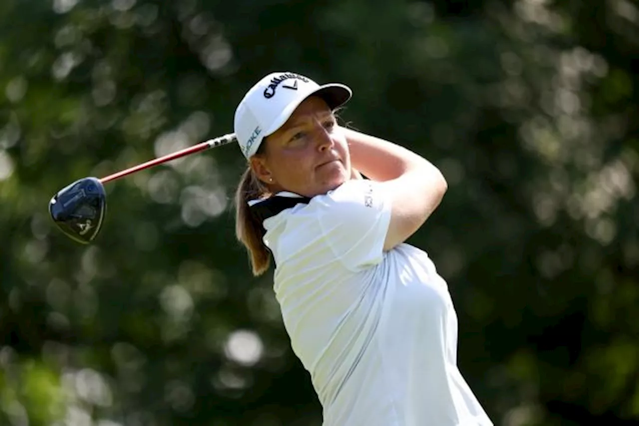 Ashleigh Buhai leader au Queen City Championship, Perrine Delacour dans le par