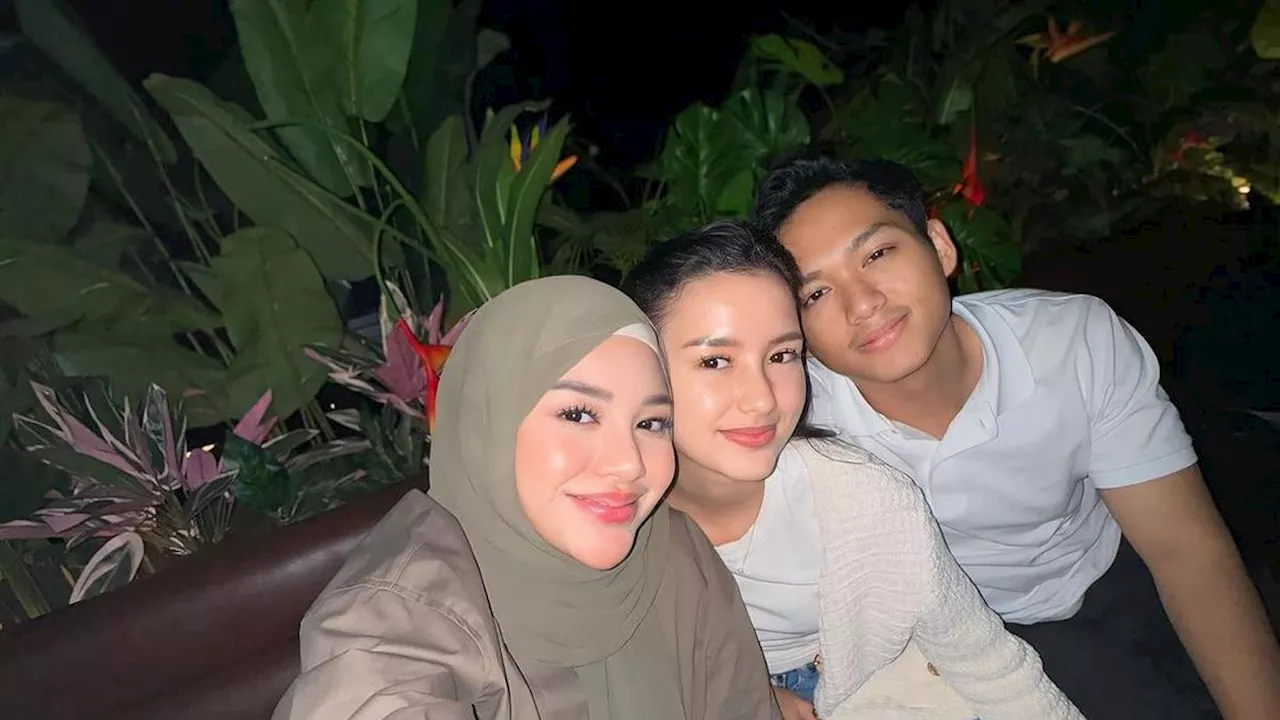 5 Potret Sarah Menzel dan Azriel Hermansyah saat Makan Malam Keluarga Sebelum LDR