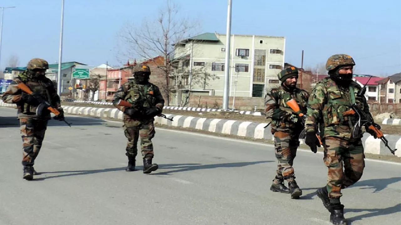 J&K Encounter: जम्मू-कश्मीर के रियासी में सुरक्षा बलों और आतंकियों के बीच मुठभेड़, जवानों ने घेरे 2-3 आतंकी