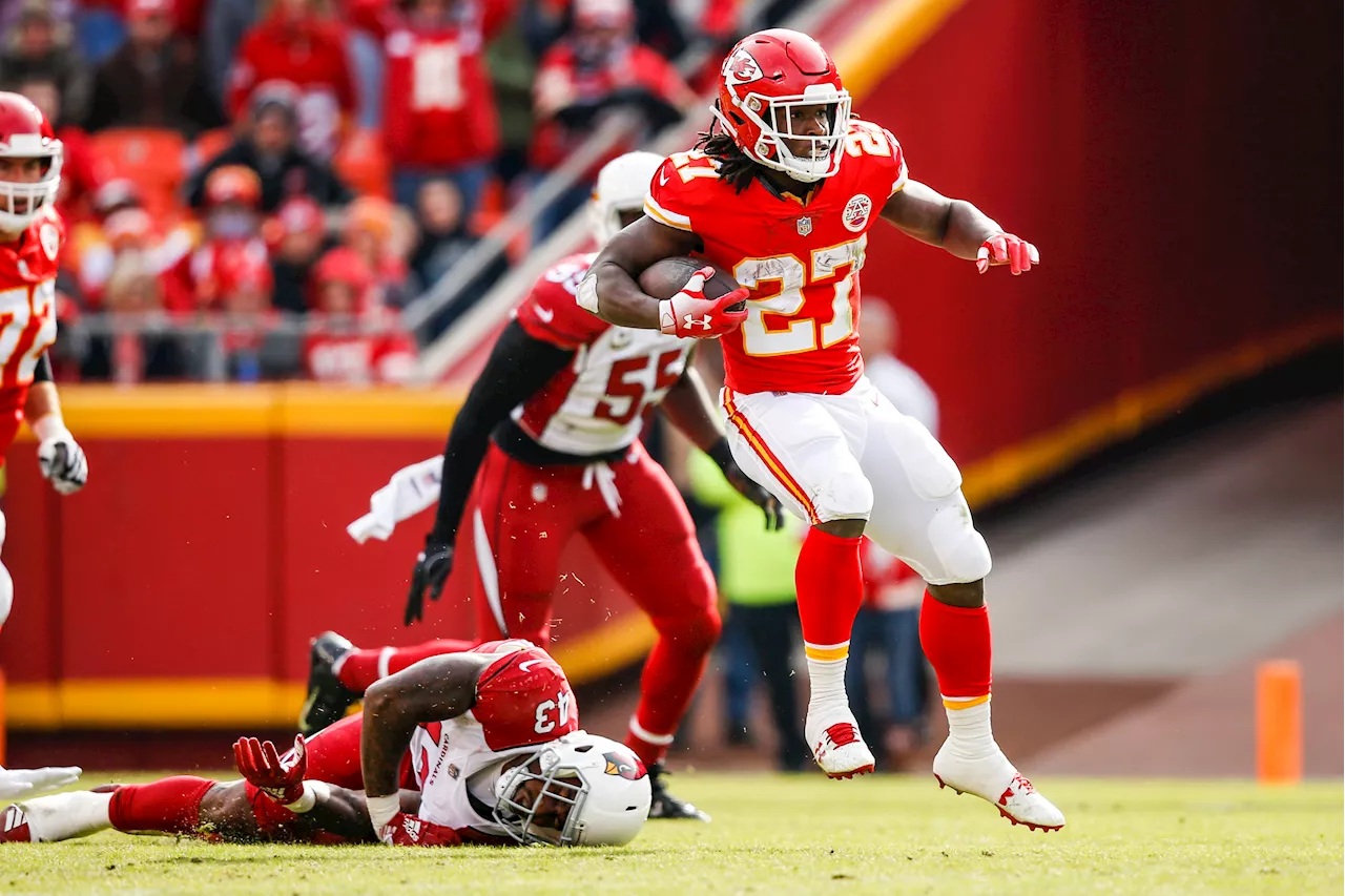 Chiefs Won't Elevate Kareem Hunt for Game Against Falcons