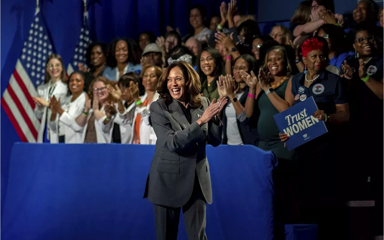 Kamala Harris Campaign Trail 2024 Viole Suzette