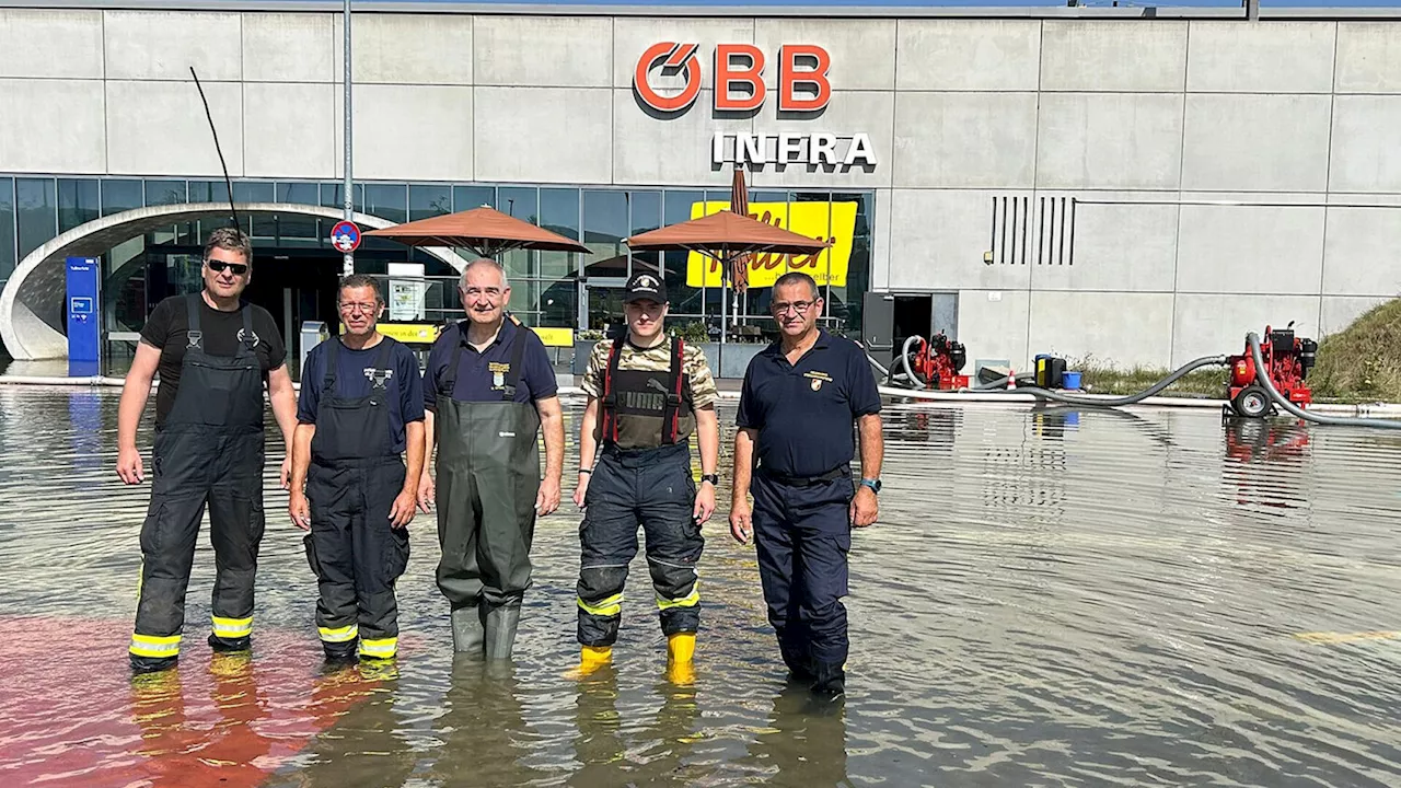 Wehren aus dem Bezirk Waidhofen halfen beim Aufräumen im Zentralraum