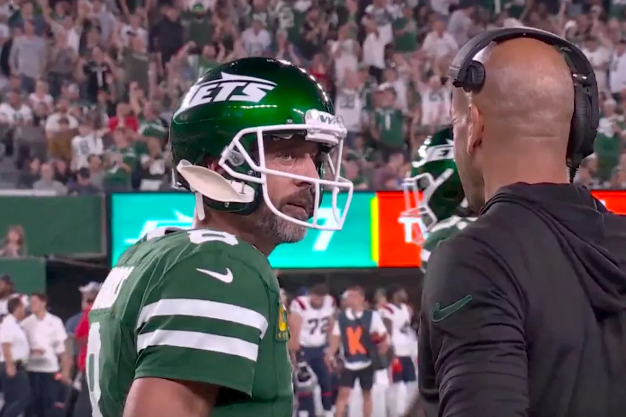 NFL world wonders what Aaron Rodgers said to Robert Saleh in curious Jets sideline moment