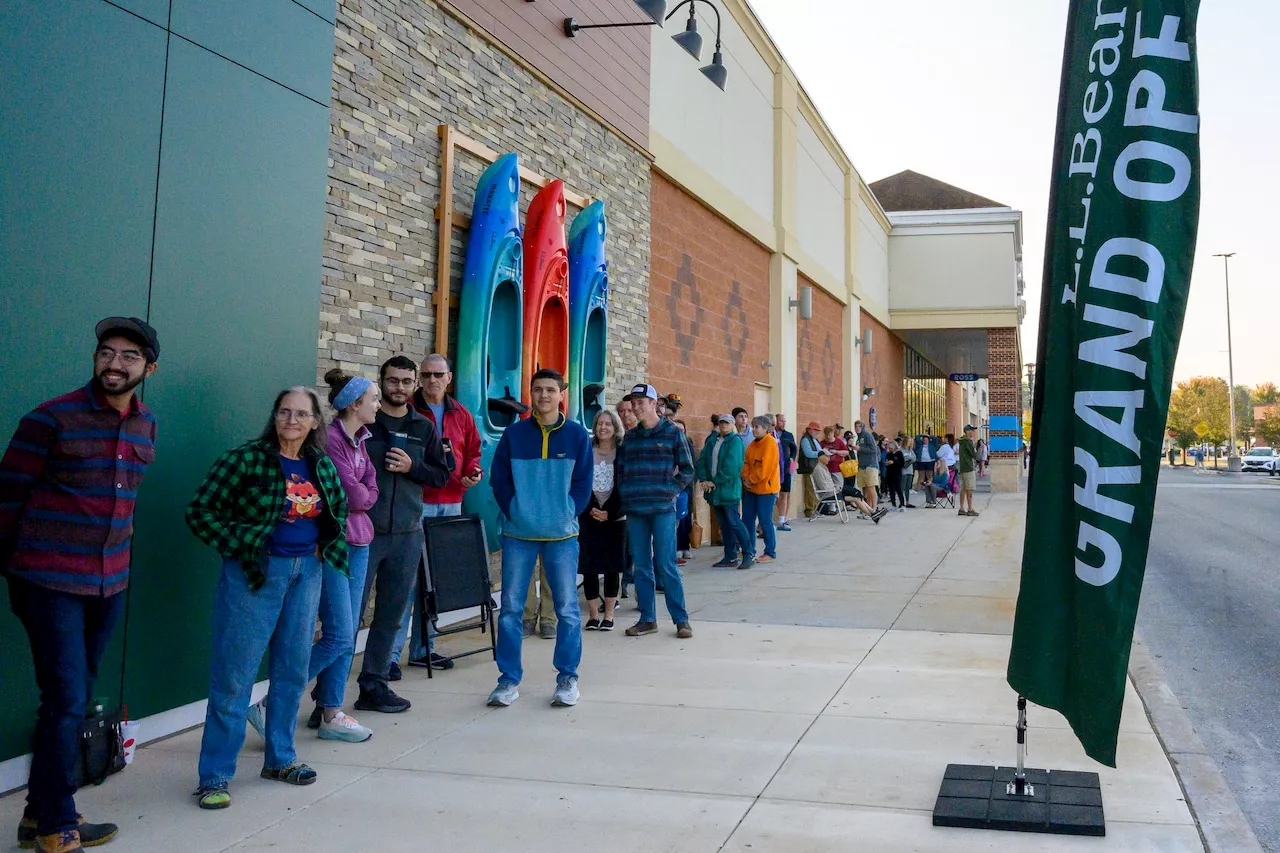 L.L. Bean grand opening brings crowd to first store in central Pa.