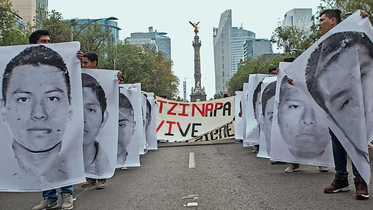 “En este país manda el Ejército”, dicen padres de los 43 de Ayotzinapa