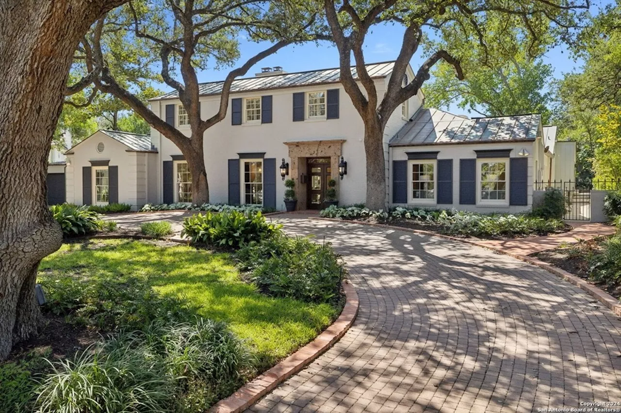 This San Antonio mansion for sale has an indoor pool and an Arabian-themed bathroom