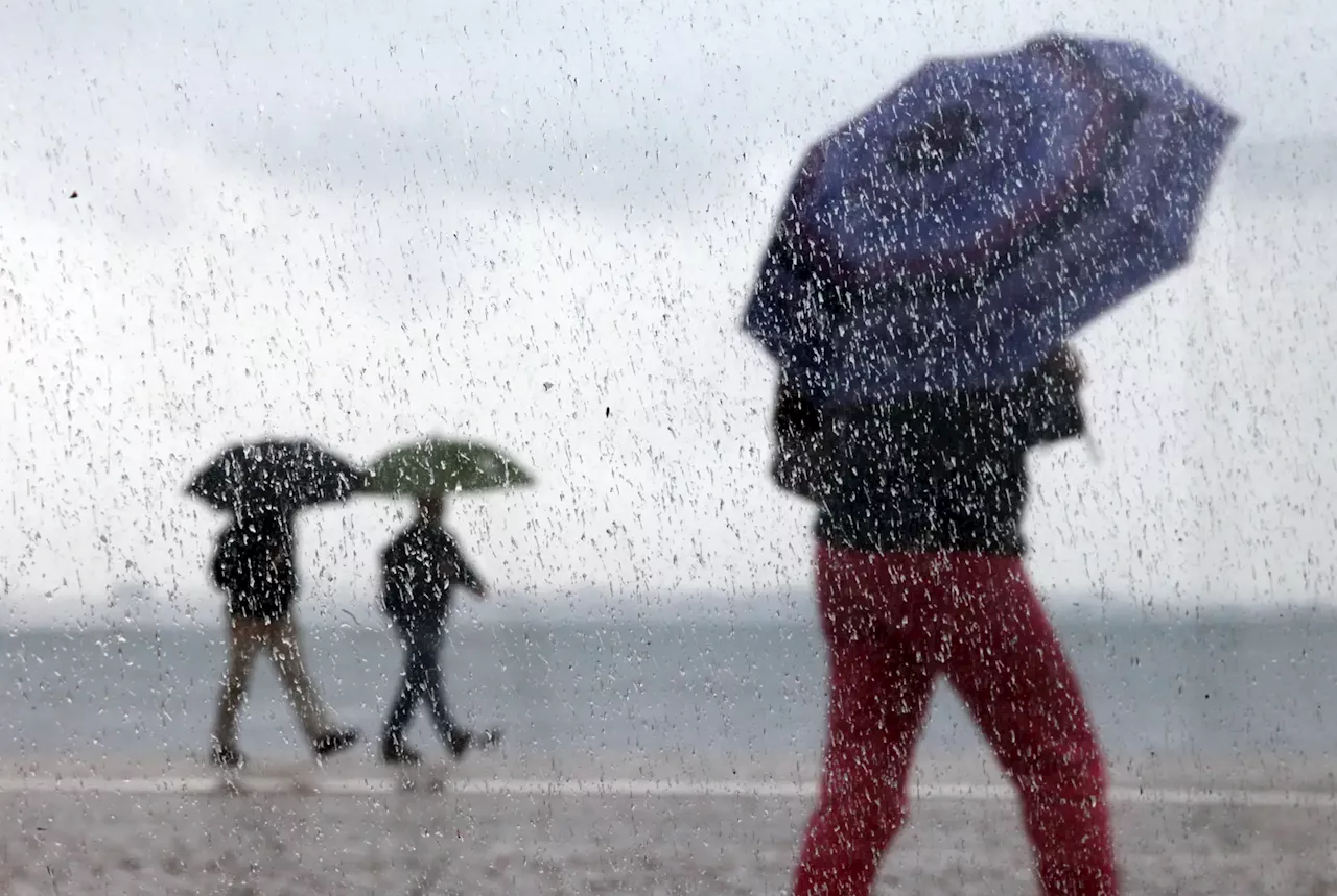 Chuva forte e trovoada: já são sete os distritos sob aviso amarelo esta sexta-feira