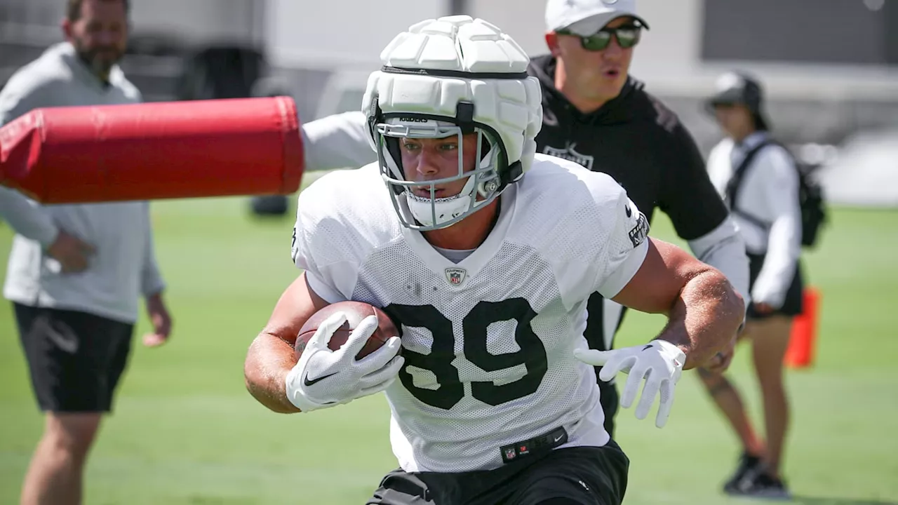 Raiders TE Brock Bowers From the Locker Room