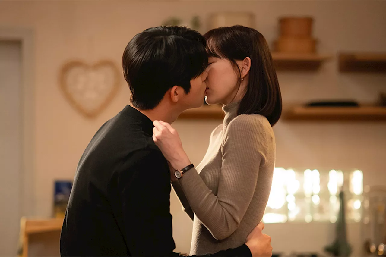 Moon Sang Min And Shin Hyun Been Share Heartfelt Kiss In “Cinderella At 2AM”