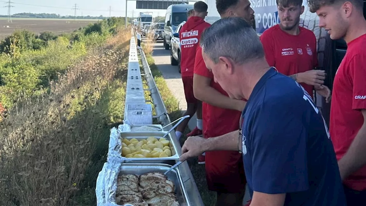 FSV Zwickau: Unfall auf A 9 – Fußballer bekommen Essen an Leitplanke serviert