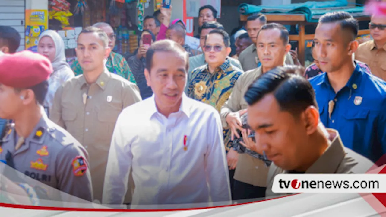 Tinjau Pasar Dukuh Kupang Surabaya, Presiden Jokowi Sebut Harga Kebutuhan Pokok Baik