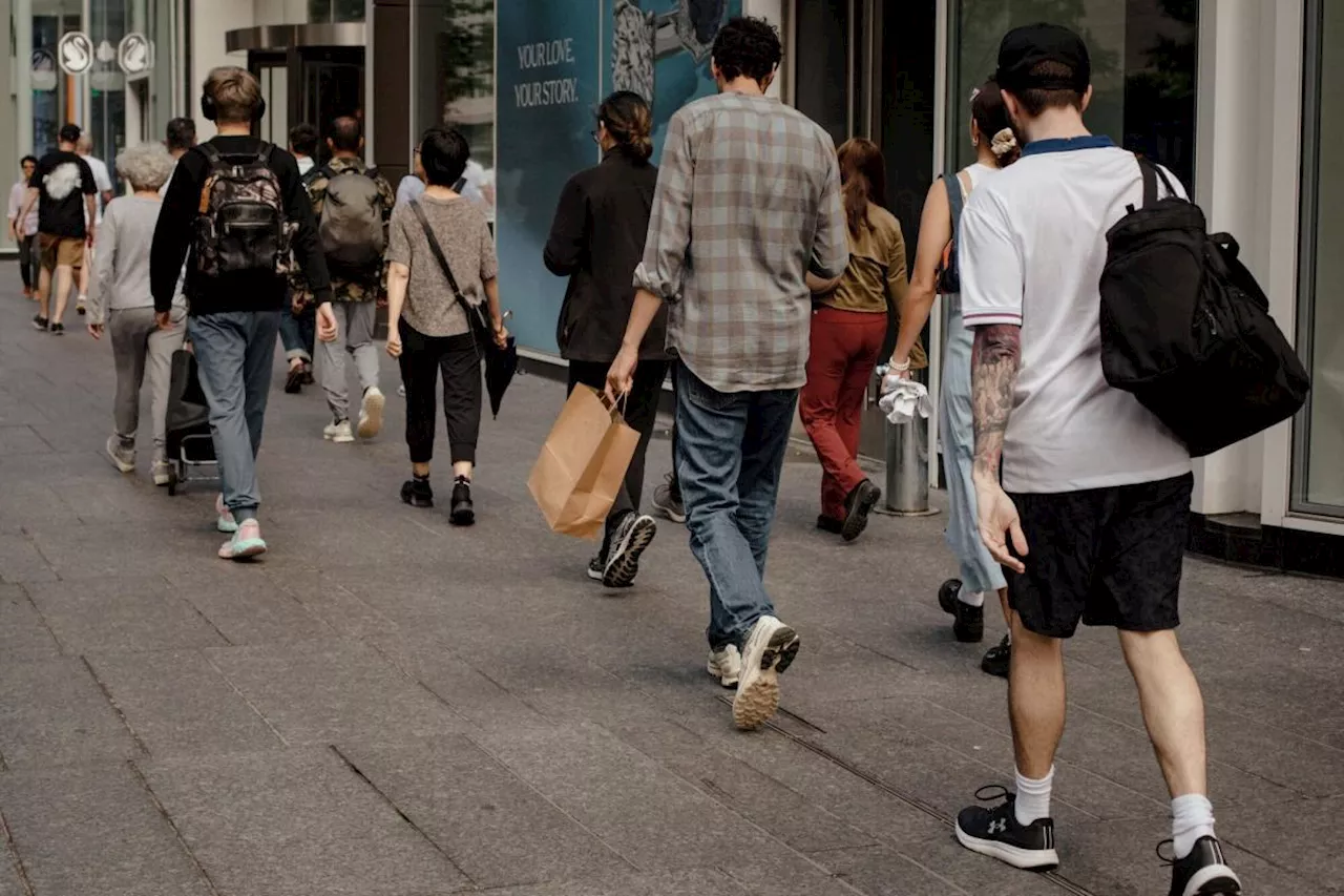 Canada Retail Sales on Pace for Third Quarter Rebound