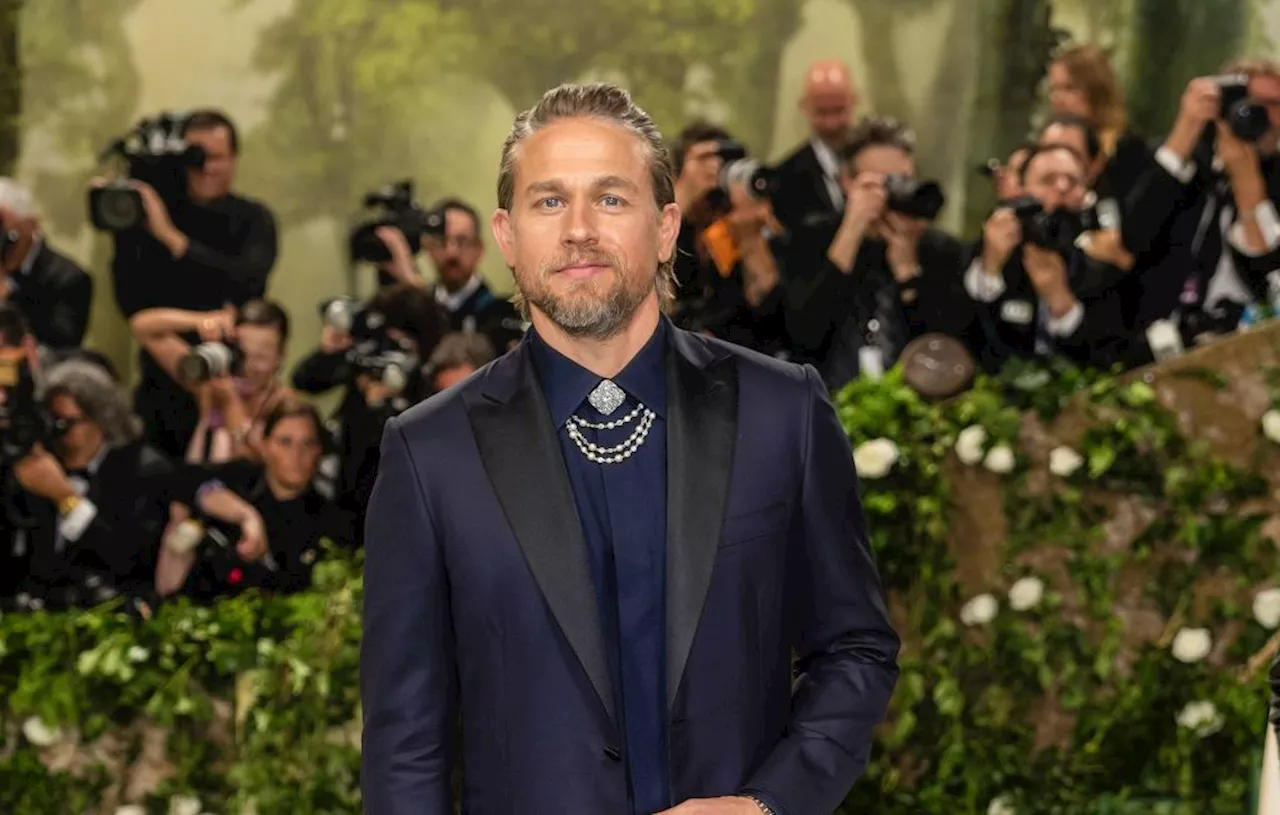 Charlie Hunnam incarnera le Boucher de Plainfield dans le prochain « Monsters » de Ryan Murphy