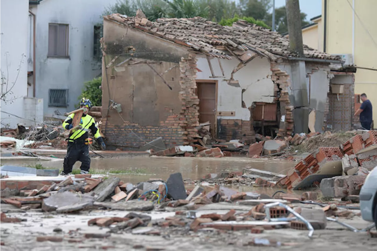 Salvini: 'No all'assicurazione obbligatoria sulla casa'. Il ministero: nessun rinvio della polizza anti-catastrofi delle imprese