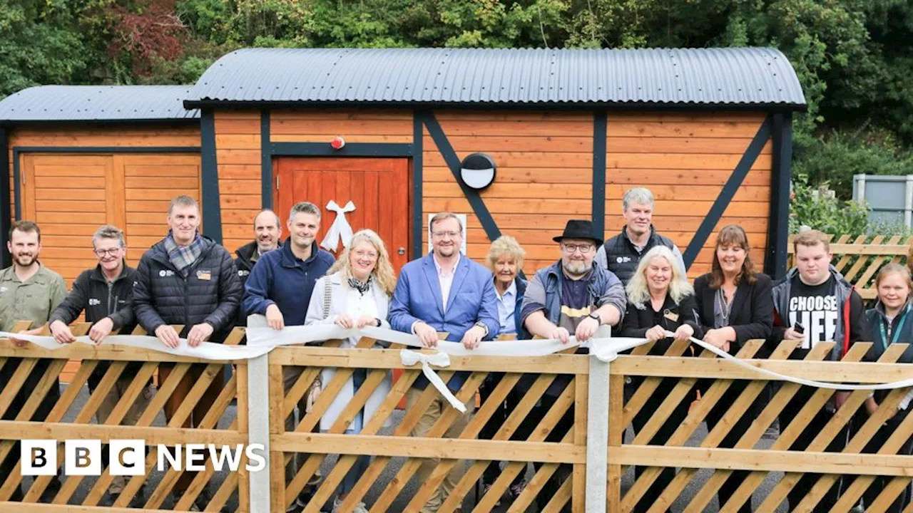 New accessible changing facility opens in Peak District