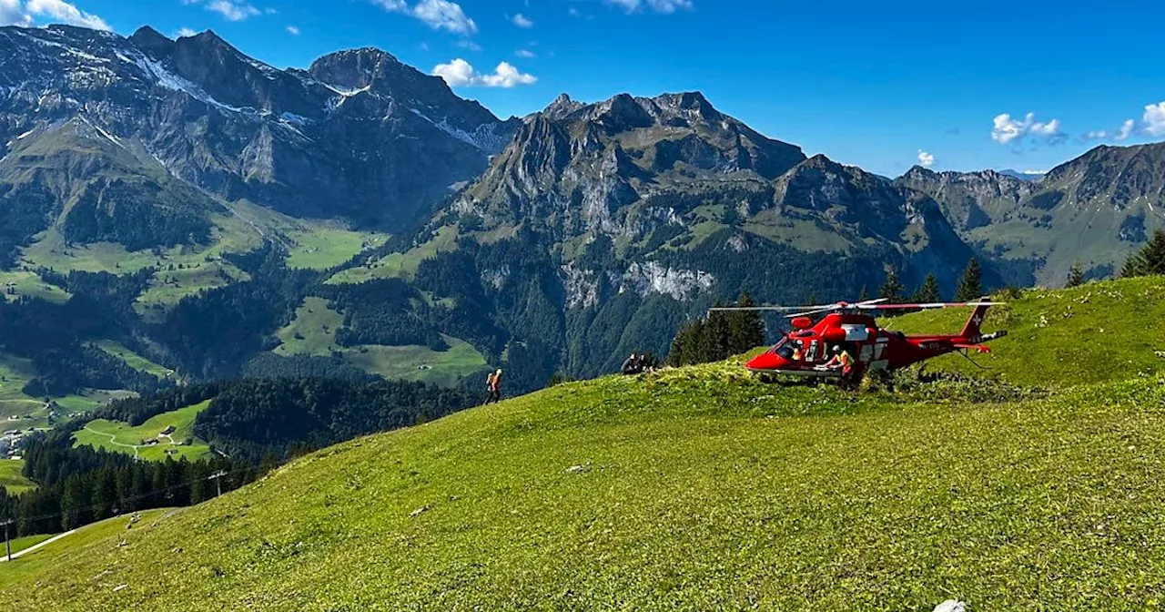 Gleitschirm stürzt bei Tandemflug in Engelberg ab, Pilot und Passagierin schwer verletzt