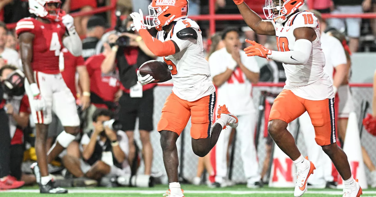 Luke Altmyer throws 4 TD passes, leads Illinois to OT win over Nebraska