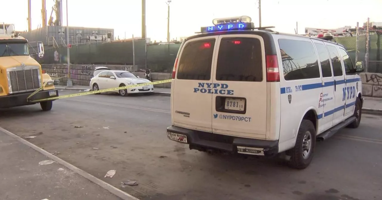 Shooting in Greenpoint, Brooklyn leaves 6 men injured, NYPD says