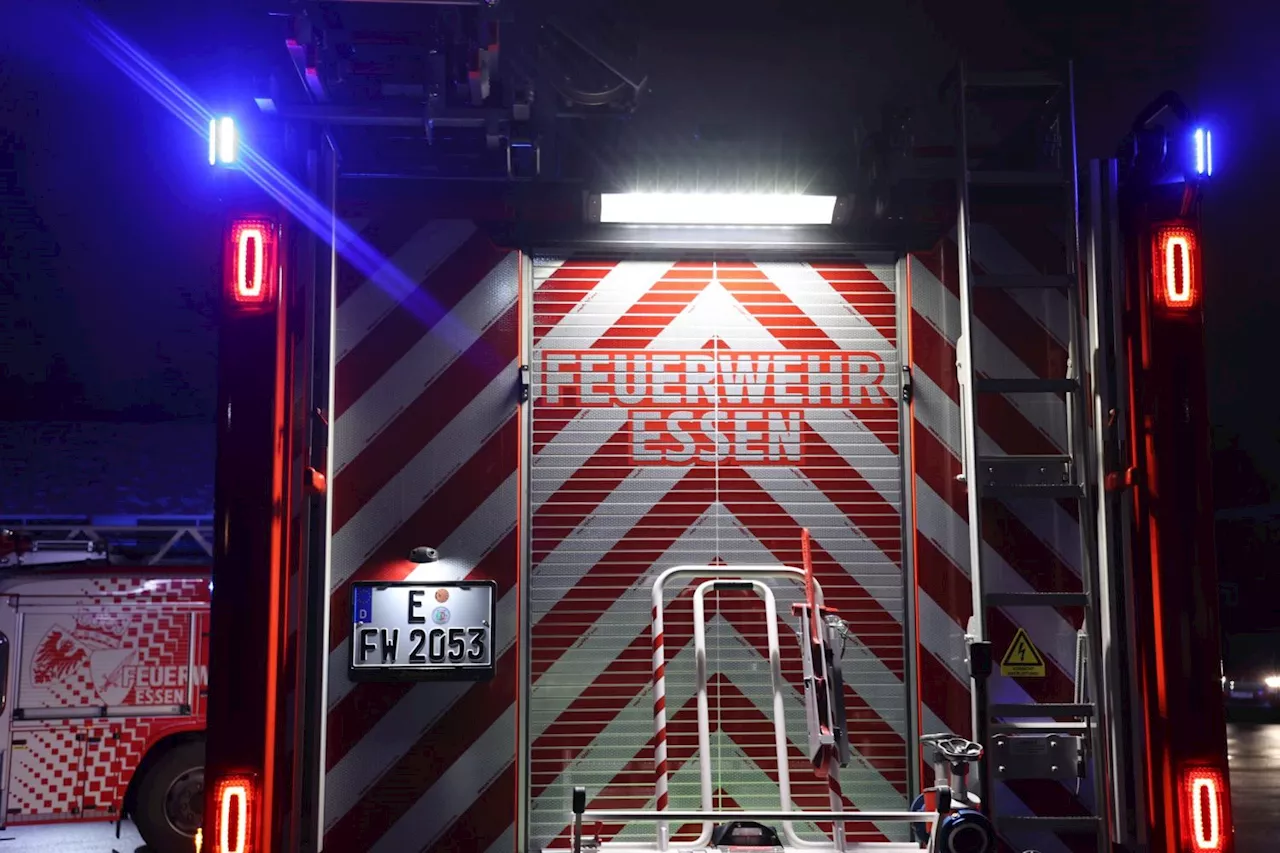 Wohnungsbrand mit Menschenrettung - eine Person lebensgefährlich verletzt