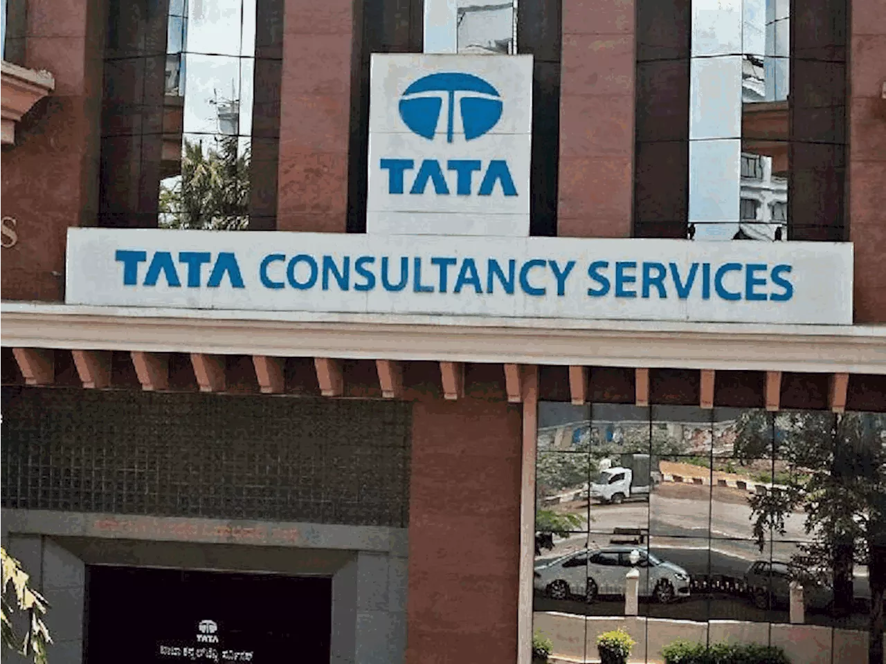 TCS का मार्केट कैप इस हफ्ते ₹85,731 करोड़ कम हुआ: टॉप-10 कंपनियों में से 6 की वैल्यू ₹1.97 लाख करोड़ बढ़ी, ...