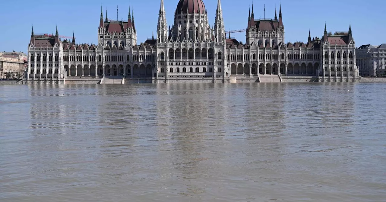 Donau in Budapest auf höchstem Stand seit zehn Jahren